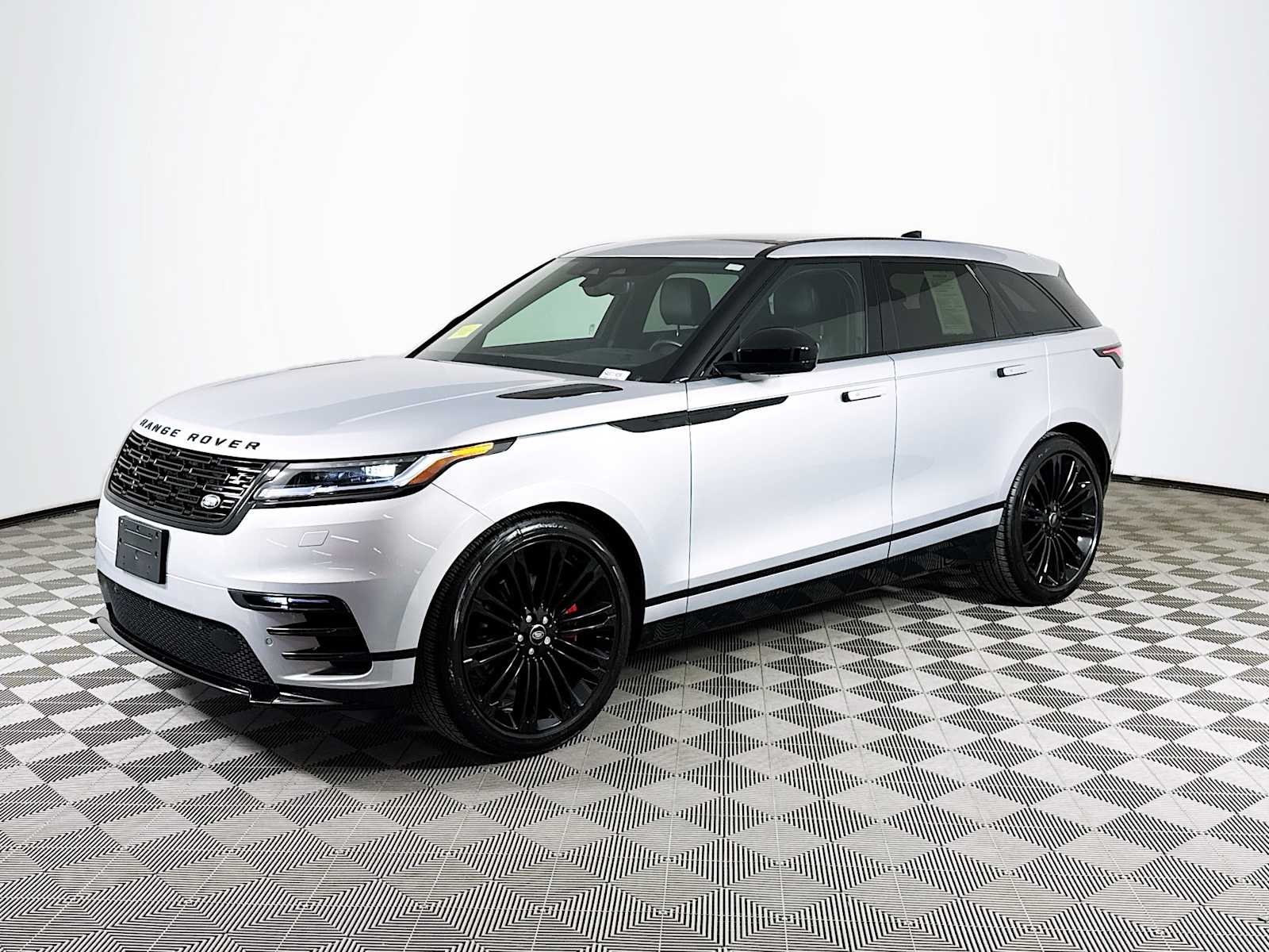 2025 Land Rover Range Rover Velar P250 Dynamic SE AWD