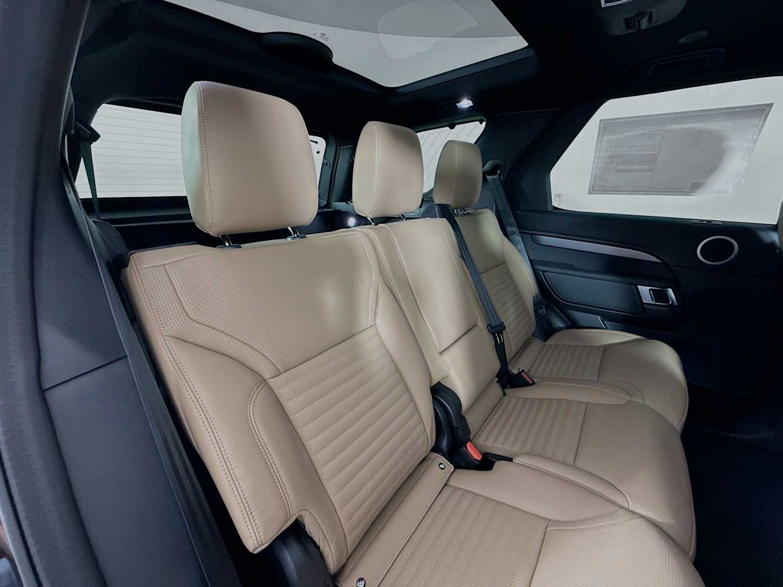 2025 Land Rover Discovery Dynamic SE - Photo 26