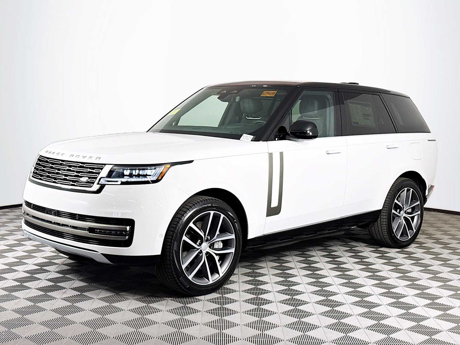 2025 Land Rover Range Rover SE's photo