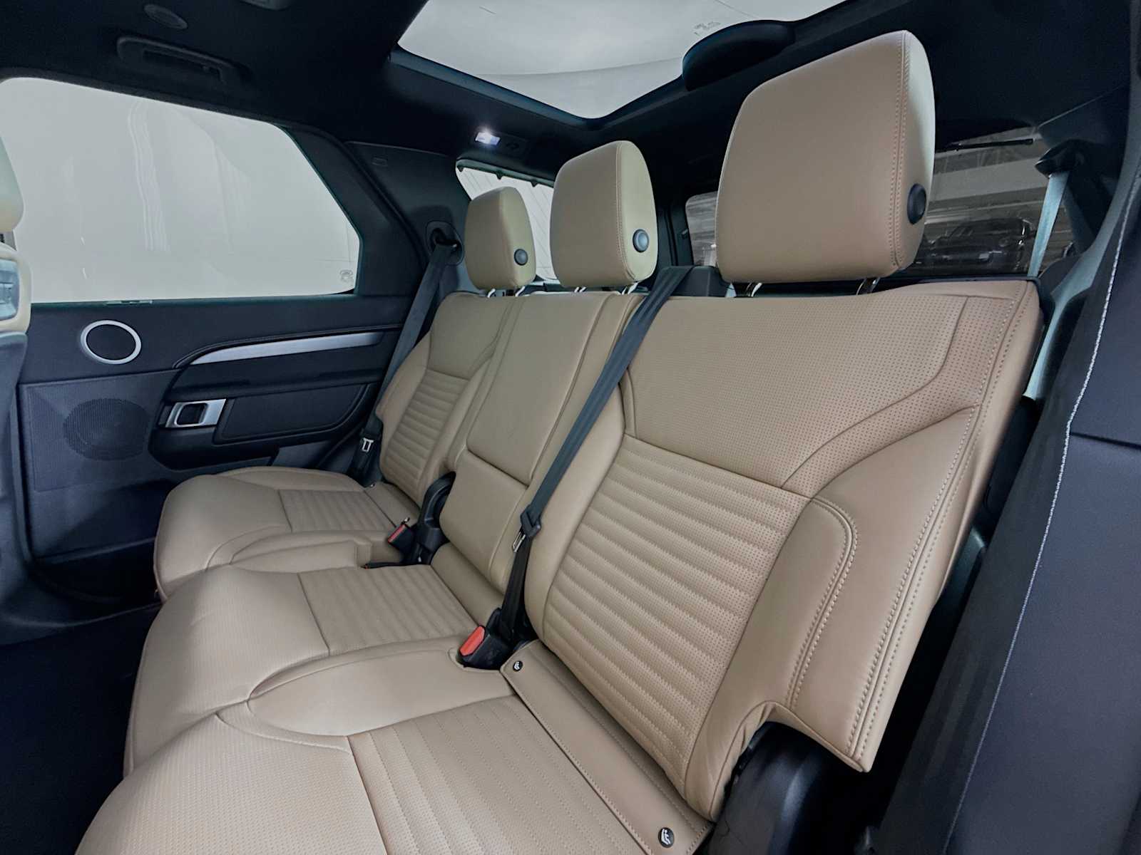 2025 Land Rover Discovery Dynamic SE - Photo 21