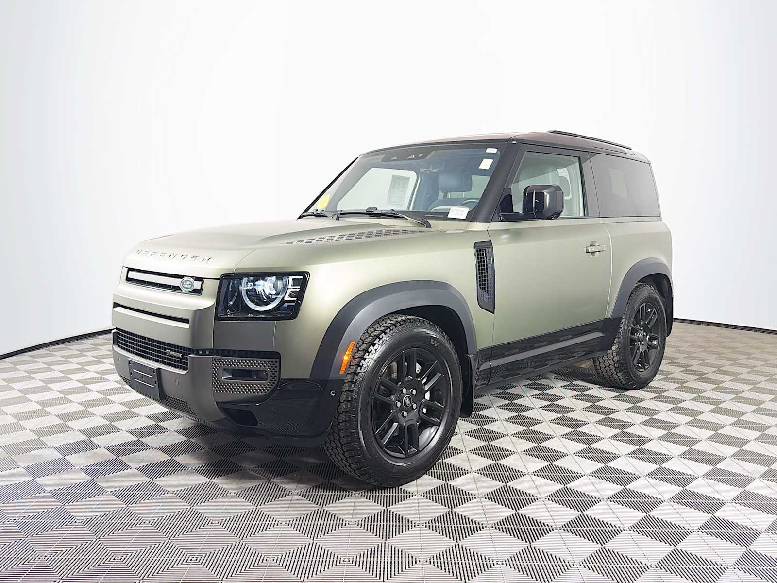 2022 Land Rover Defender X-Dynamic S's photo