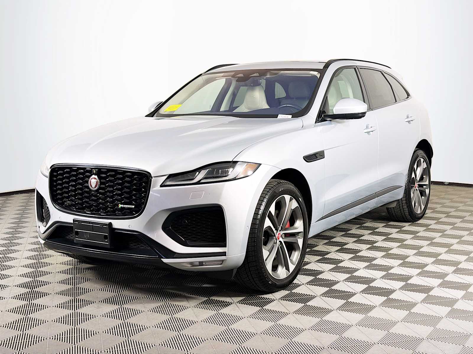 2021 Jaguar F-PACE P400 R-Dynamic S's photo