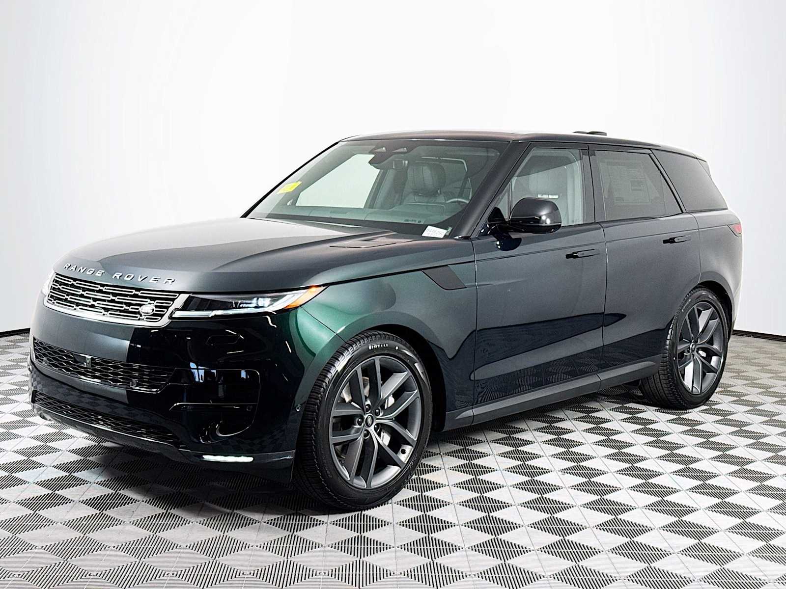 2025 Land Rover Range Rover Sport SE's photo