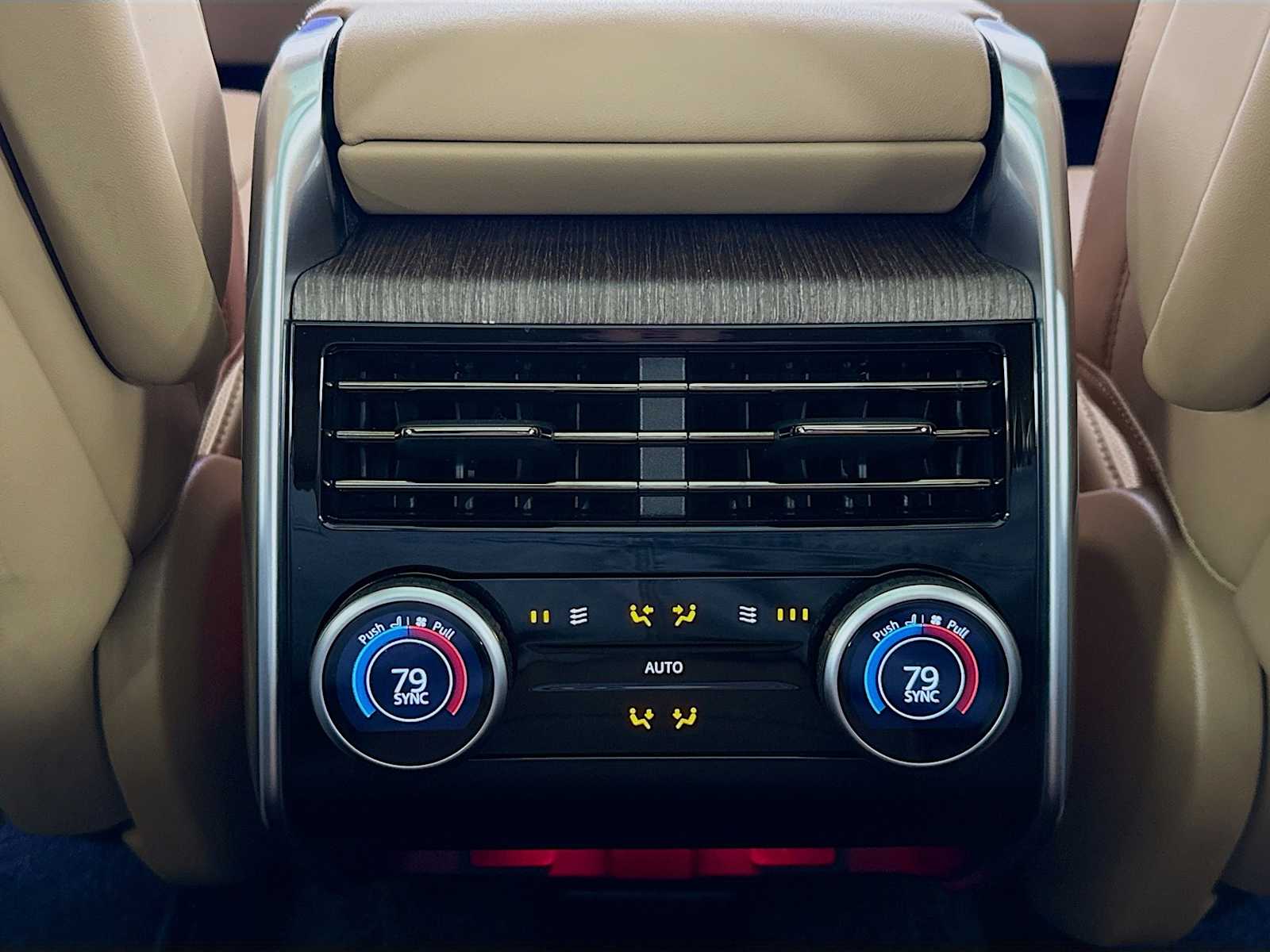 2025 Land Rover Range Rover SE - Photo 36