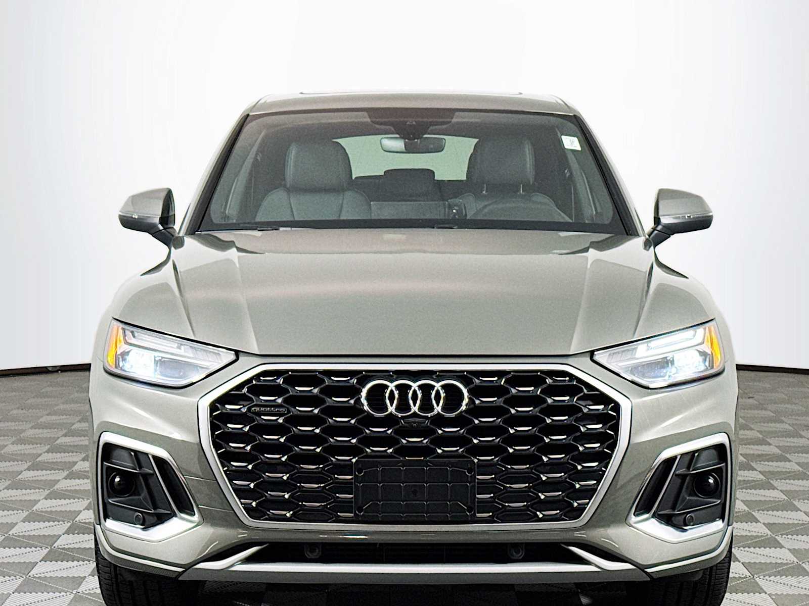 2023 Audi Q5 Sportback 45 S line Premium Plus photo 2