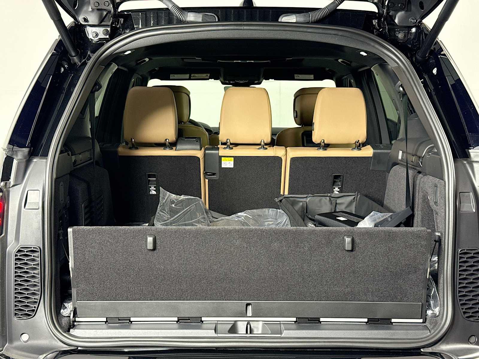 2025 Land Rover Discovery Dynamic SE - Photo 25