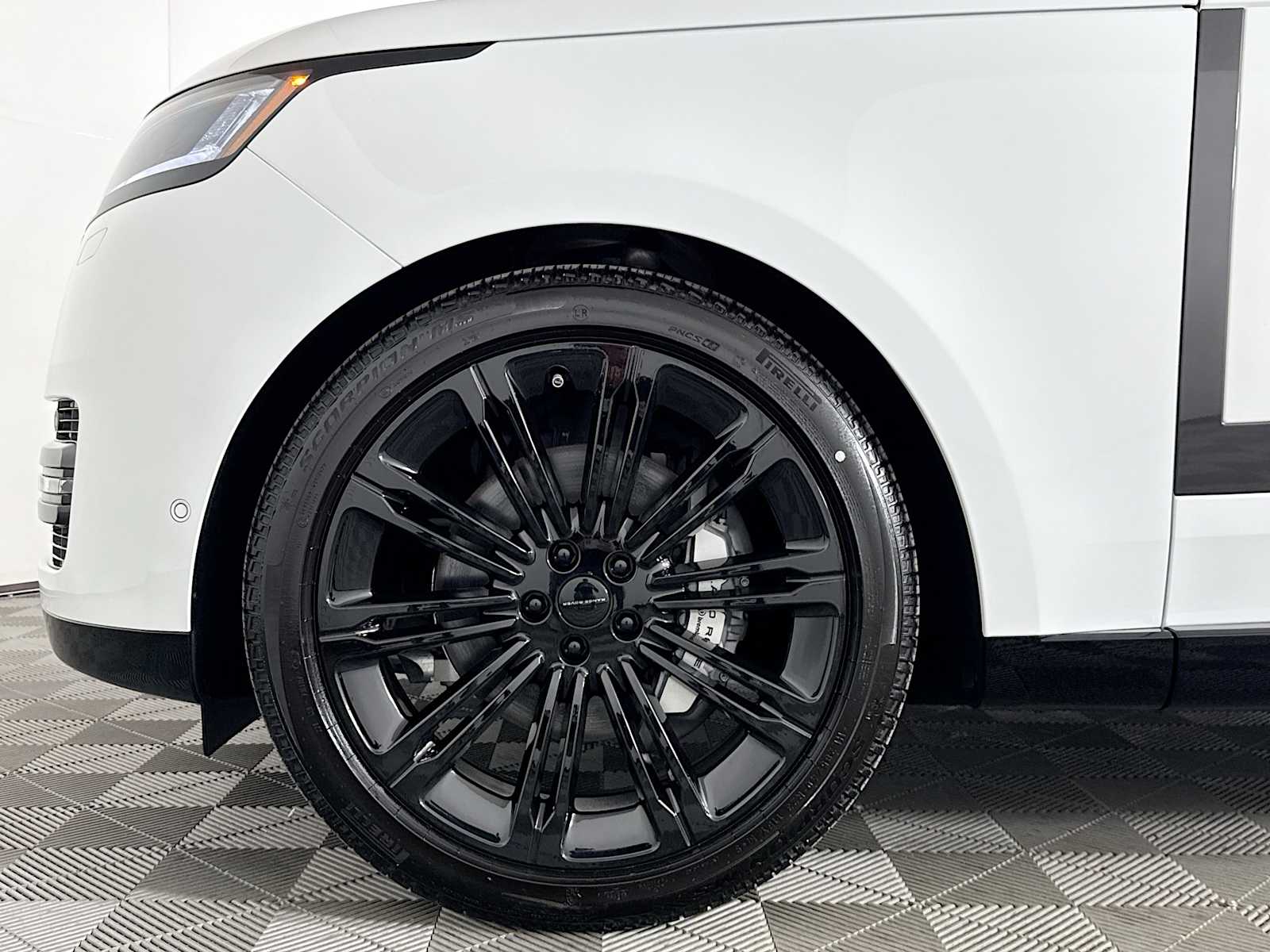 2026 Land Rover Range Rover SE - Photo 32
