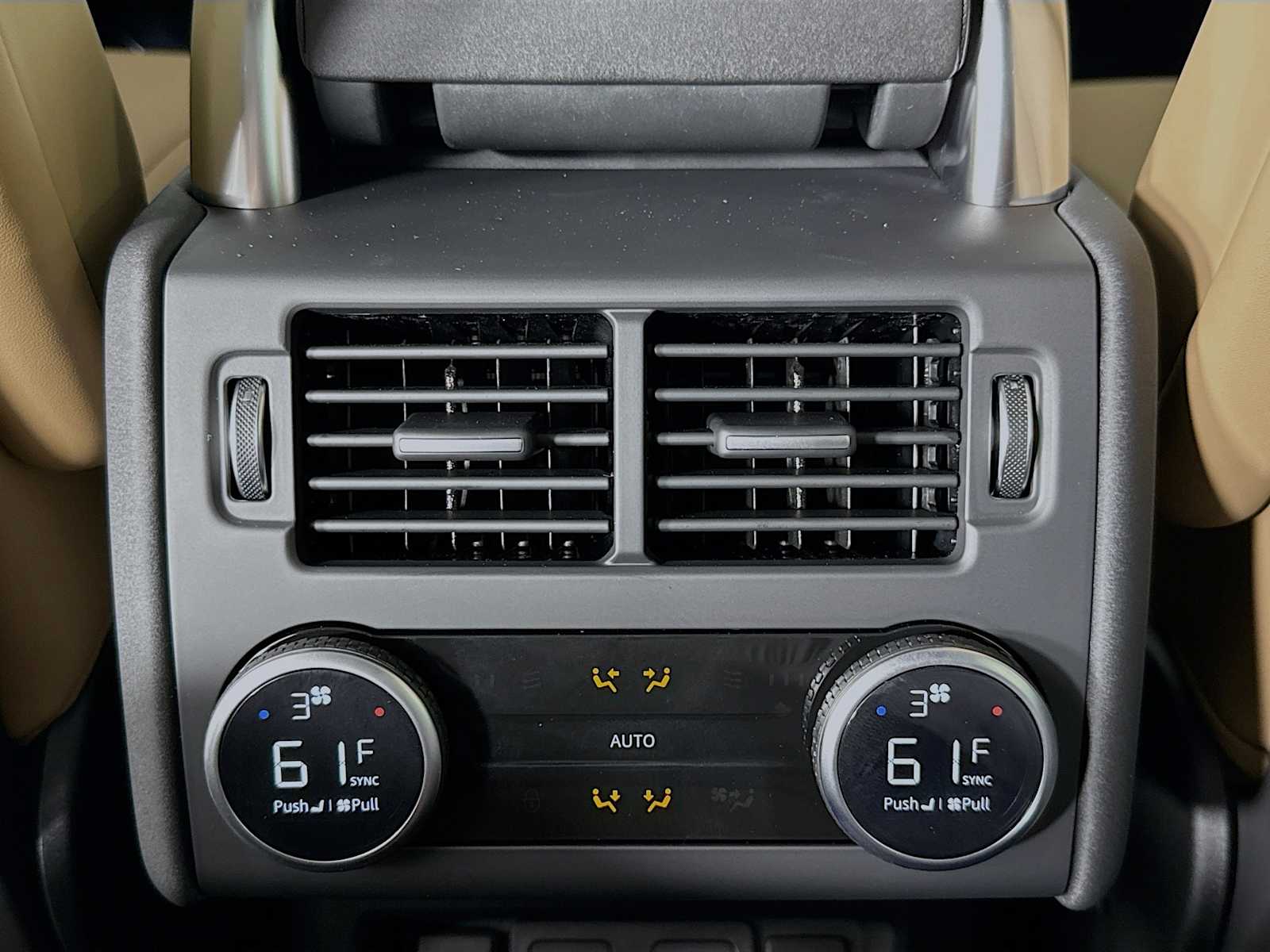 2025 Land Rover Discovery Dynamic SE - Photo 24