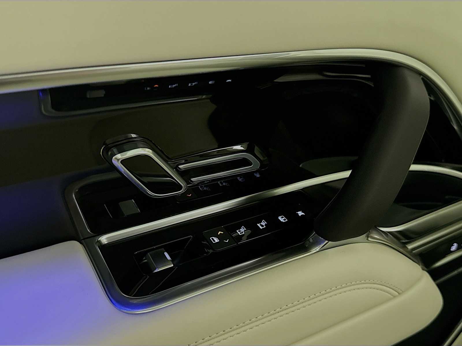 2026 Land Rover Range Rover SE - Photo 26