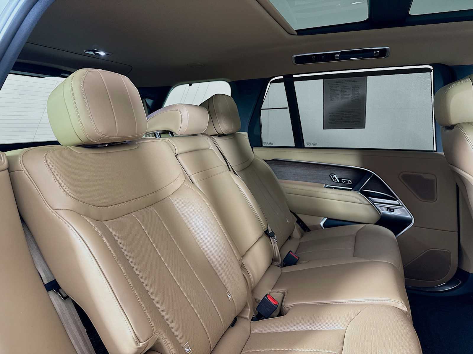 2025 Land Rover Range Rover SE - Photo 39