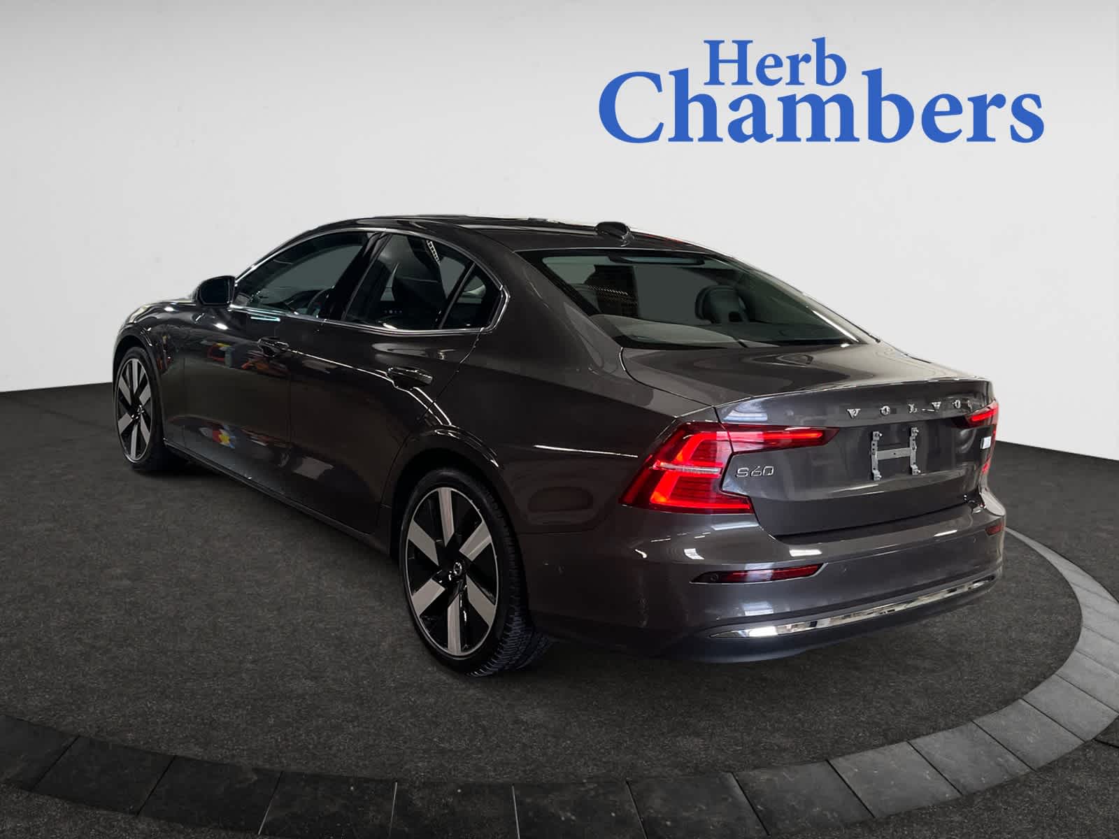 2023 Volvo S60 Recharge Ultimate photo 3