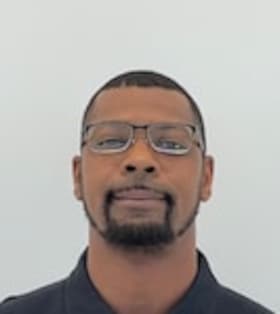 Staff member Shaun Penn from ID_a2df06