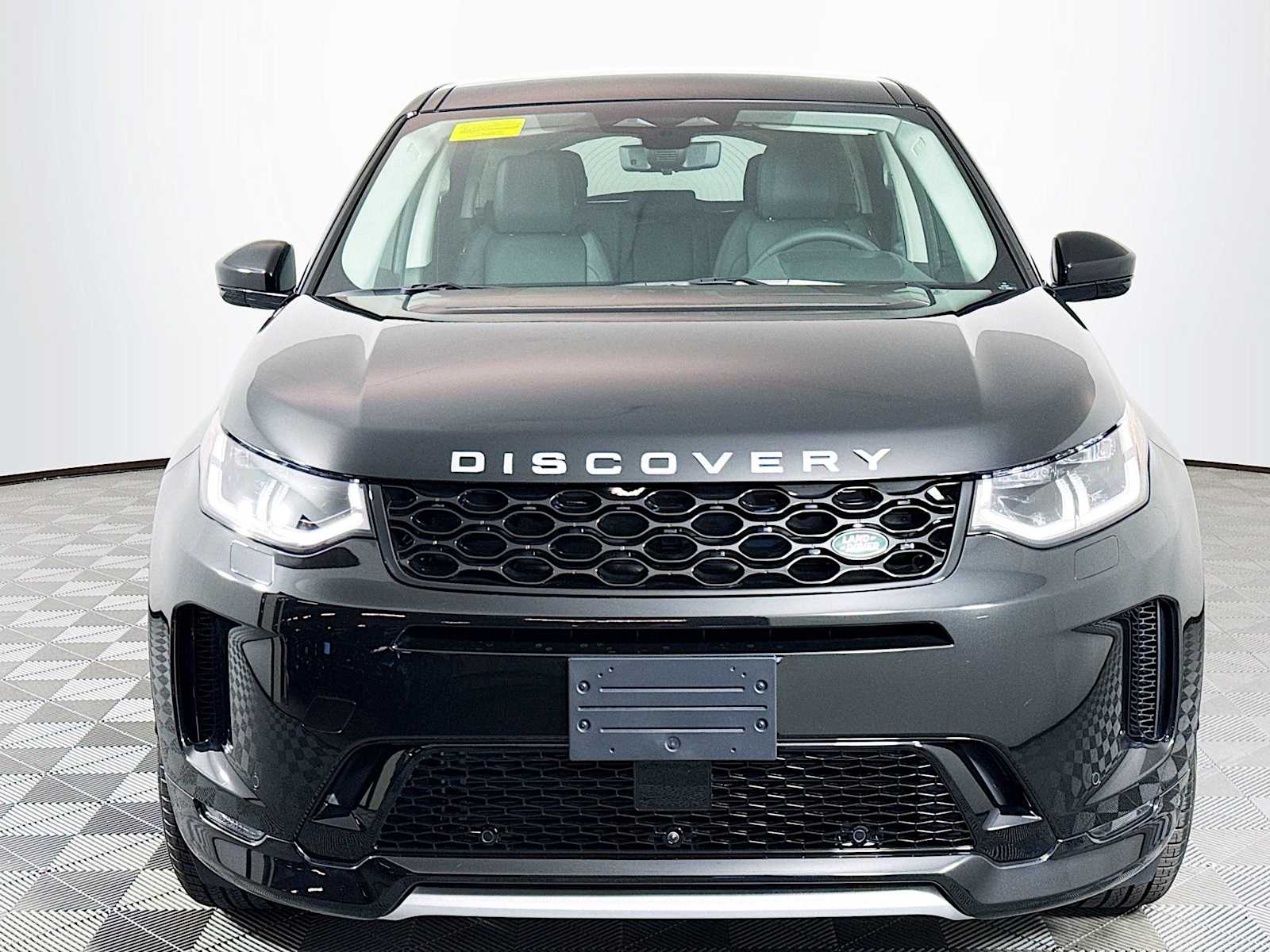 2025 Land Rover Discovery Sport S photo 2