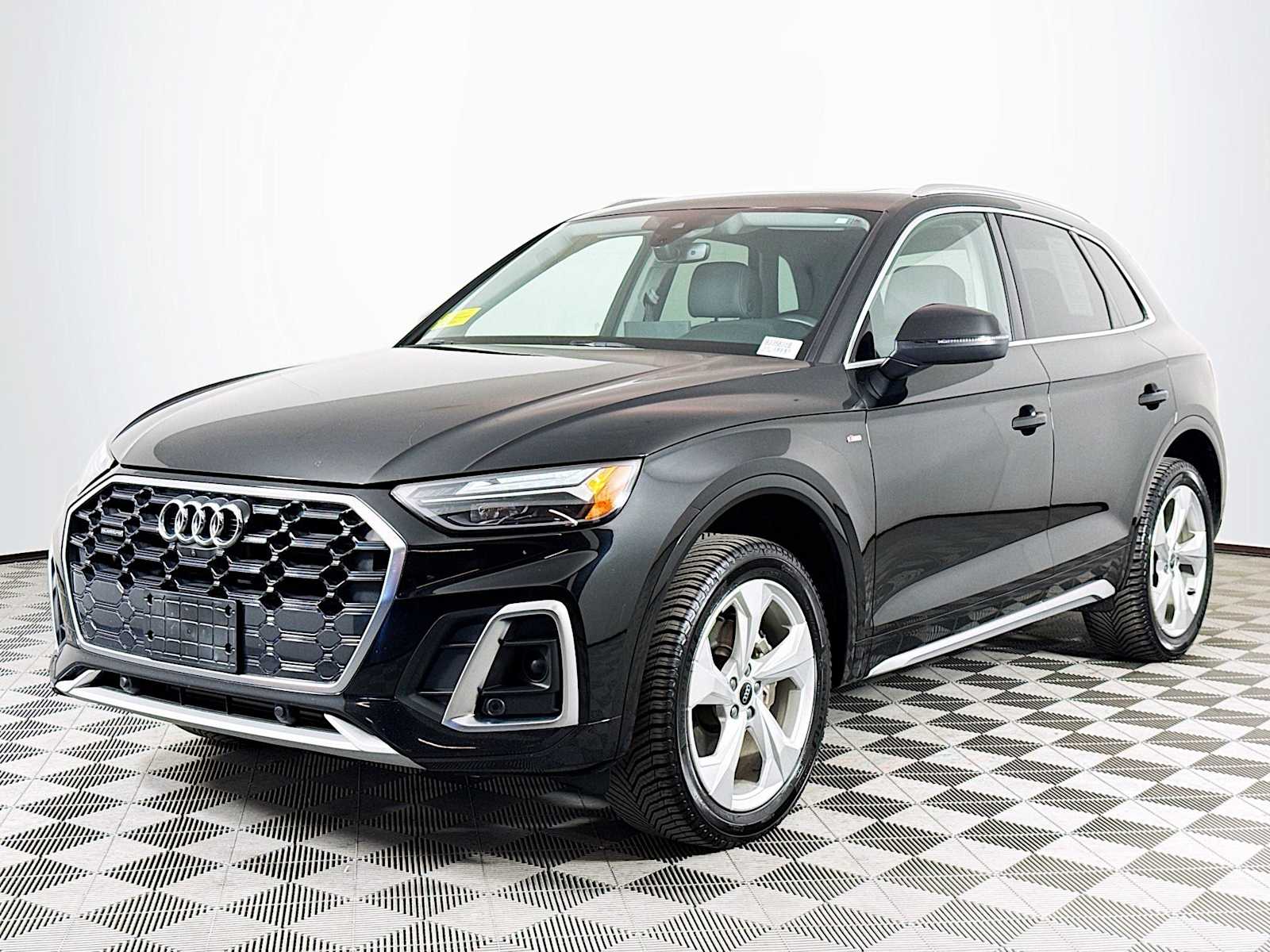2023 Audi Q5 45 Premium Plus's photo