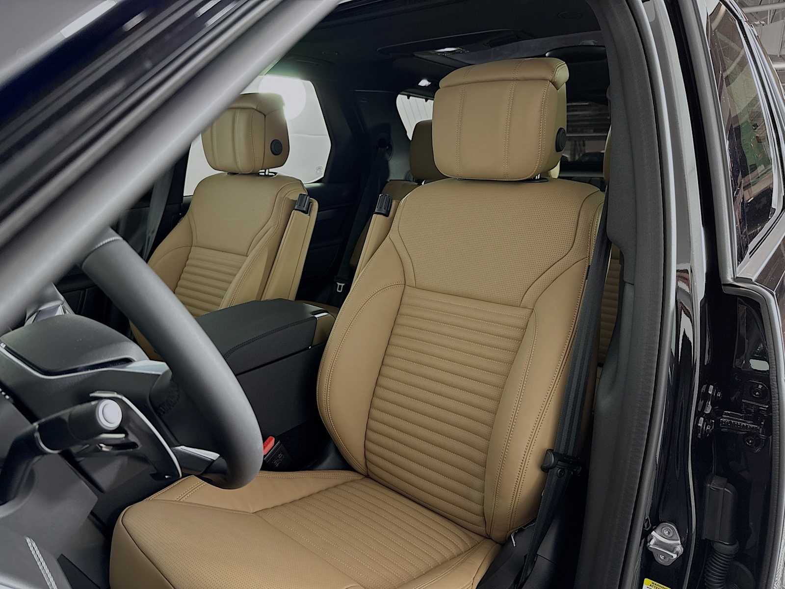 2025 Land Rover Discovery Dynamic SE - Photo 11