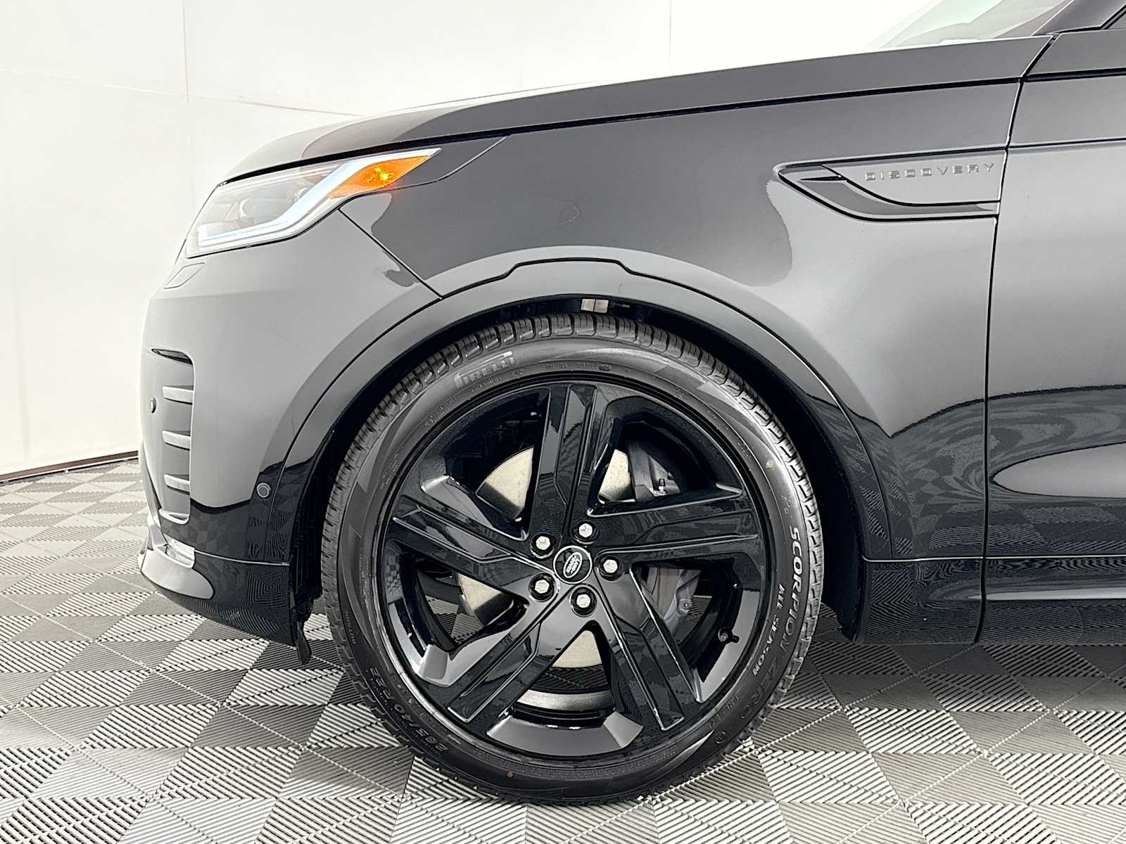 2025 Land Rover Discovery Dynamic SE - Photo 29