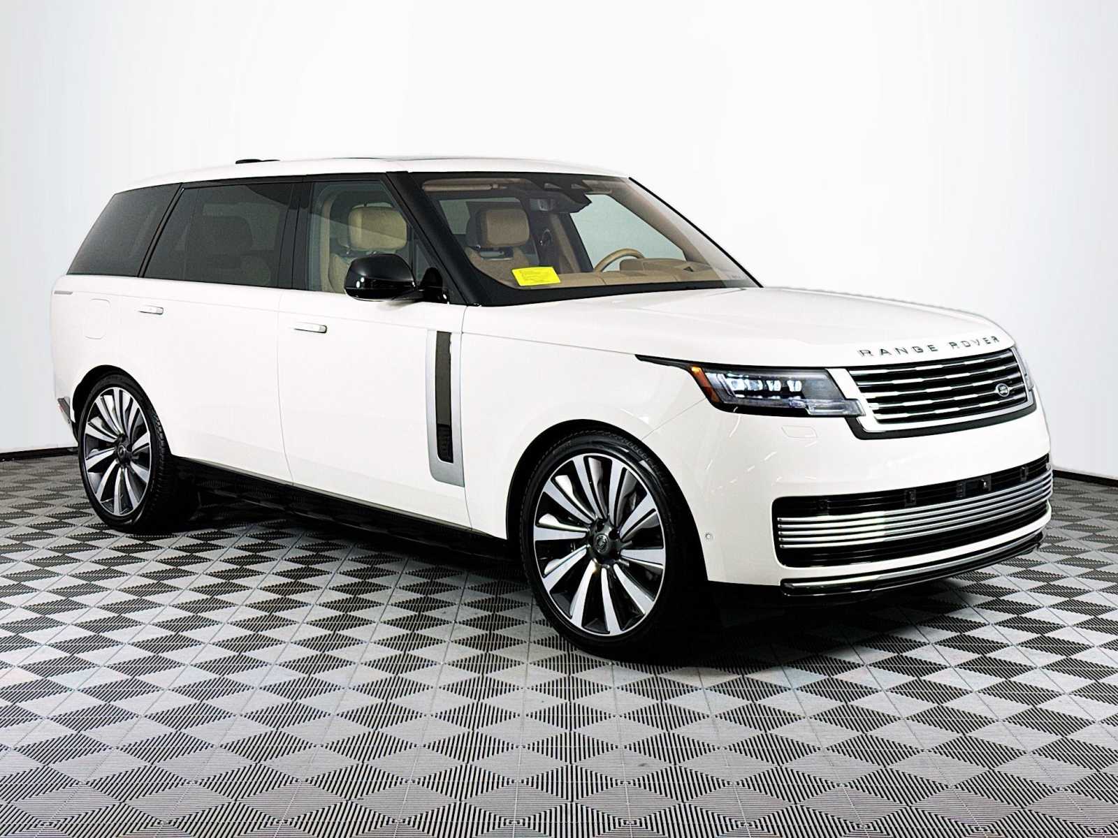 2023 Land Rover Range Rover SV photo 3