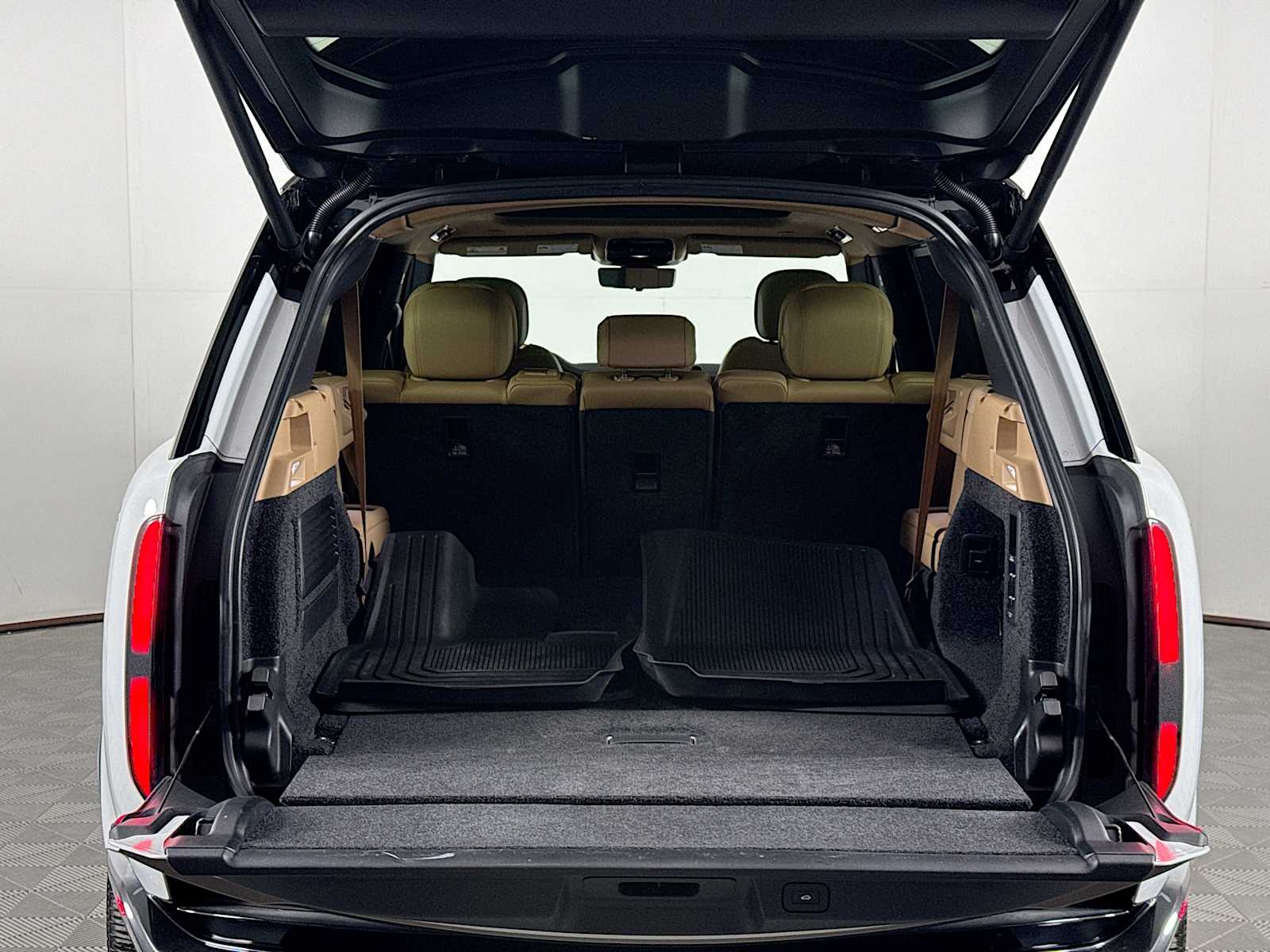2025 Land Rover Range Rover SE - Photo 38