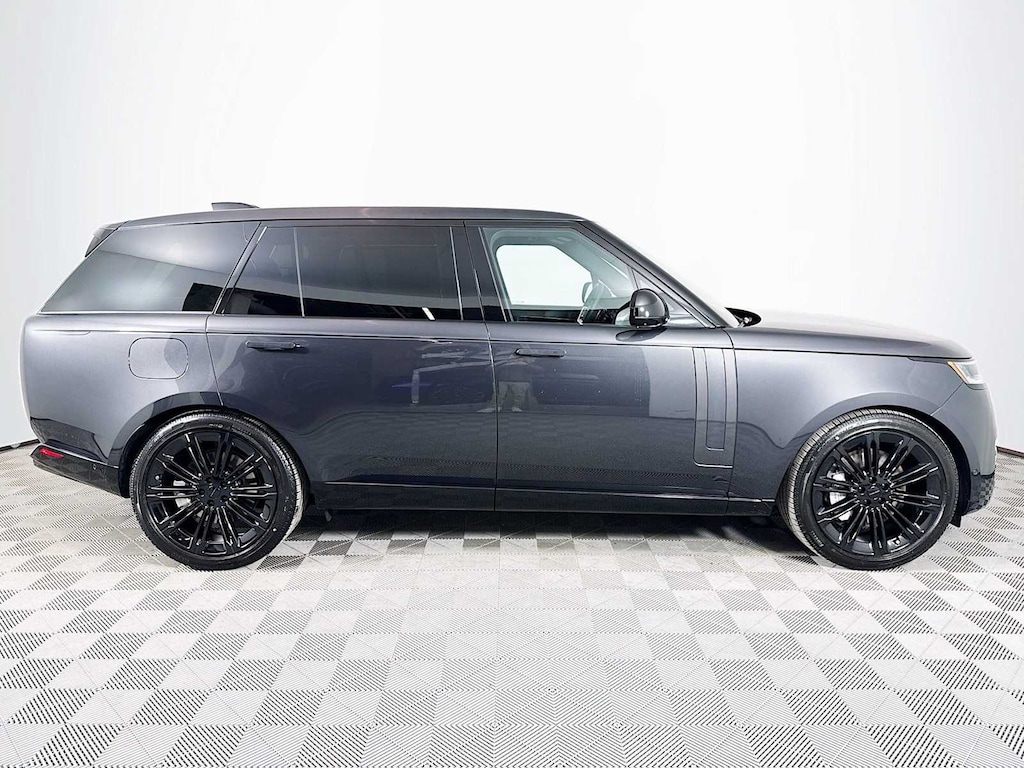 New 2026 Land Rover Range Rover SE LWB 7-Seats / V8 SUV