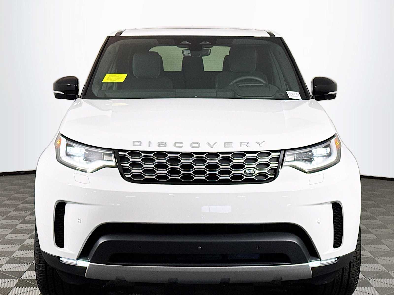 2025 Land Rover Discovery S photo 2