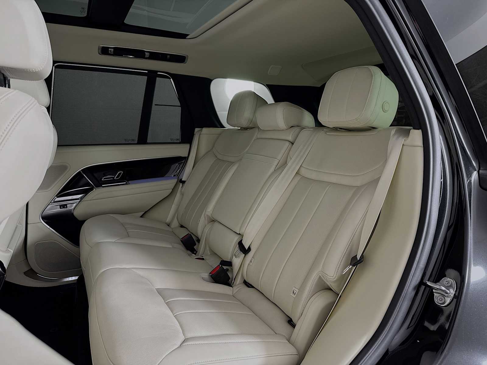 2026 Land Rover Range Rover SE - Photo 22