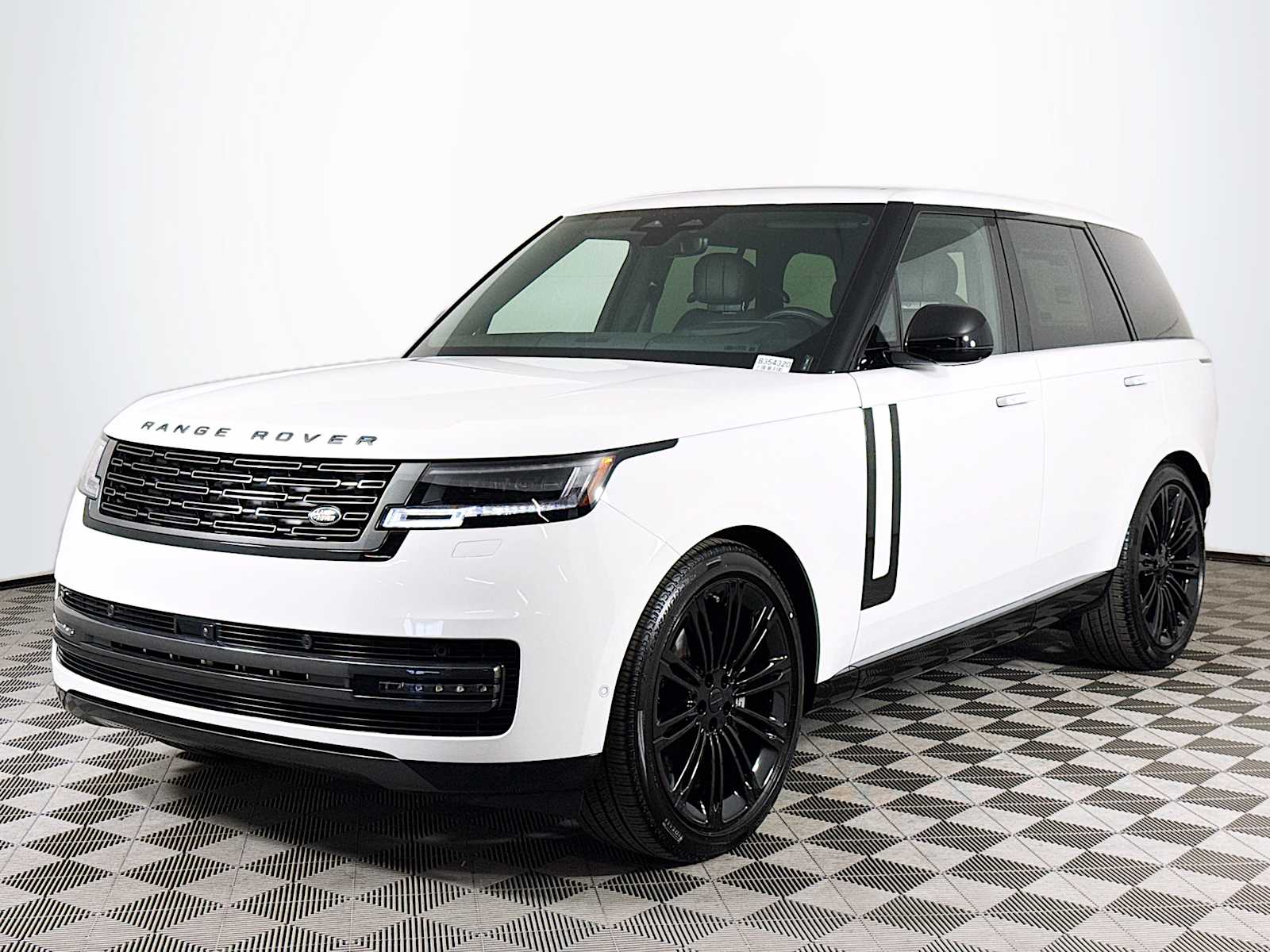 2026 Land Rover Range Rover 3.0 SE SWB's photo