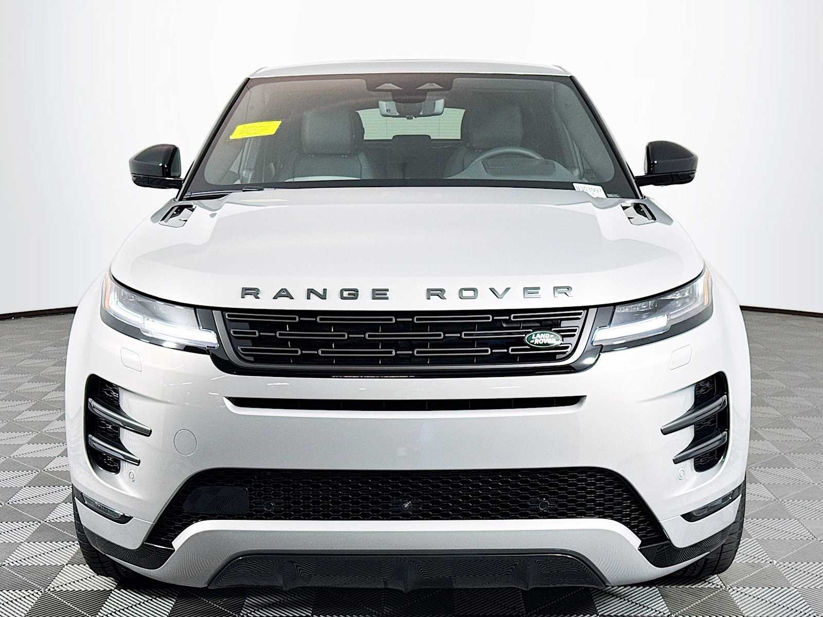 2026 Land Rover Range Rover Evoque Dynamic SE photo 2