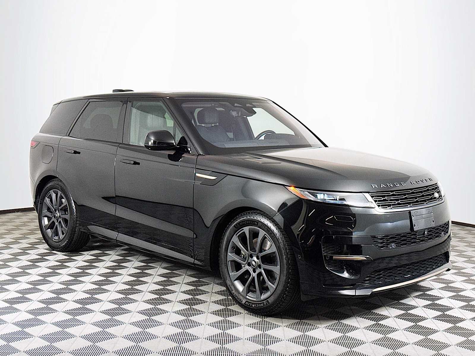 2023 Land Rover Range Rover Sport SE photo 3