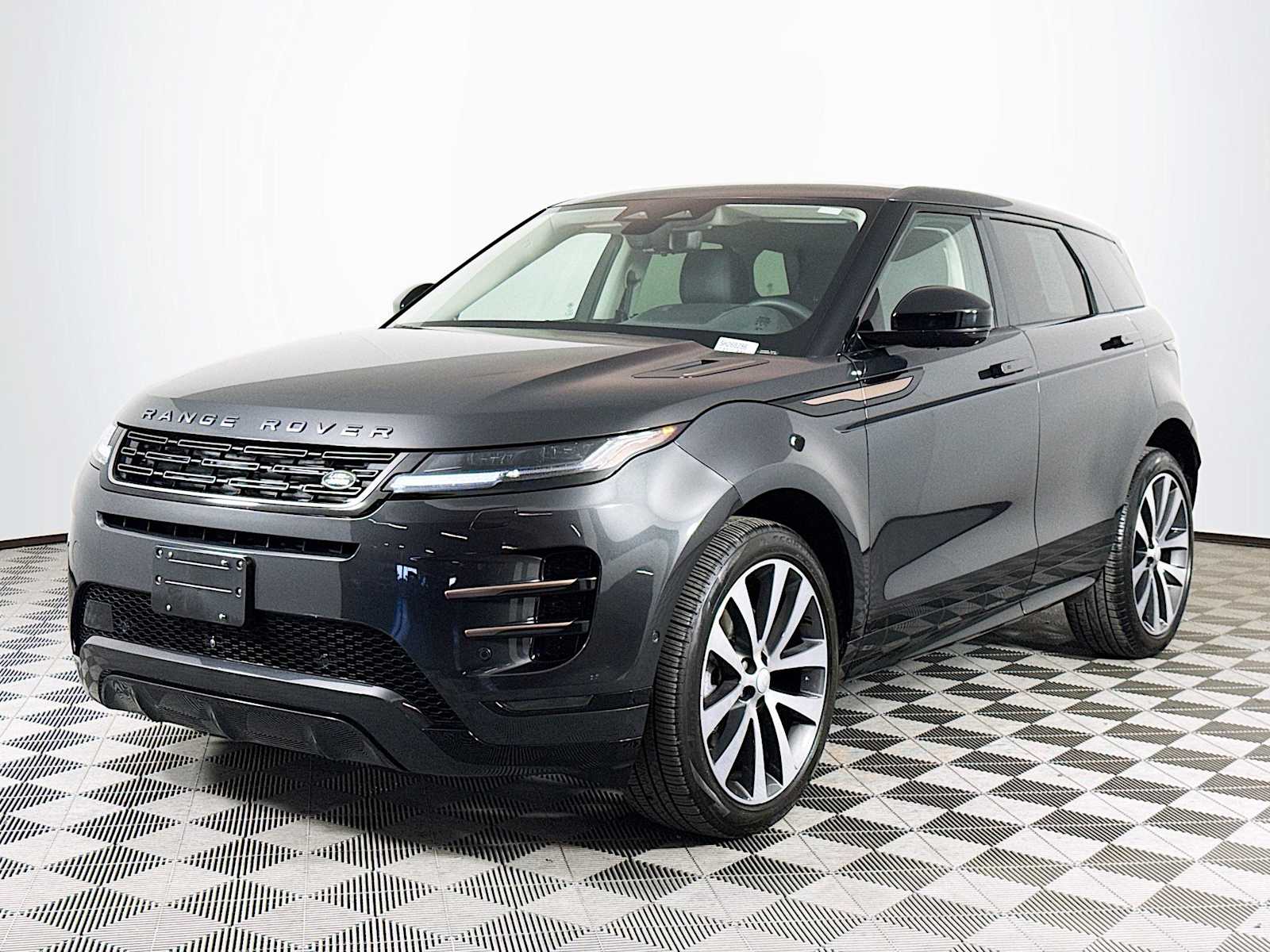 2025 Land Rover Range Rover Evoque Dynamic SE's photo