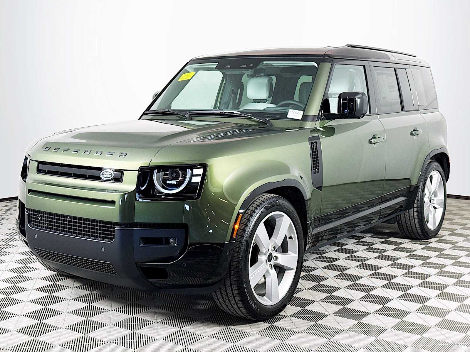 2026 Land Rover Defender 110 X-Dynamic SE P400's photo