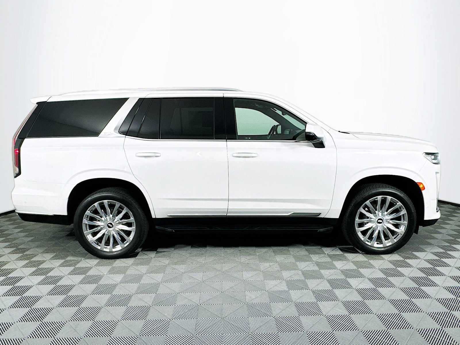 2021 Cadillac Escalade Premium Luxury photo 4