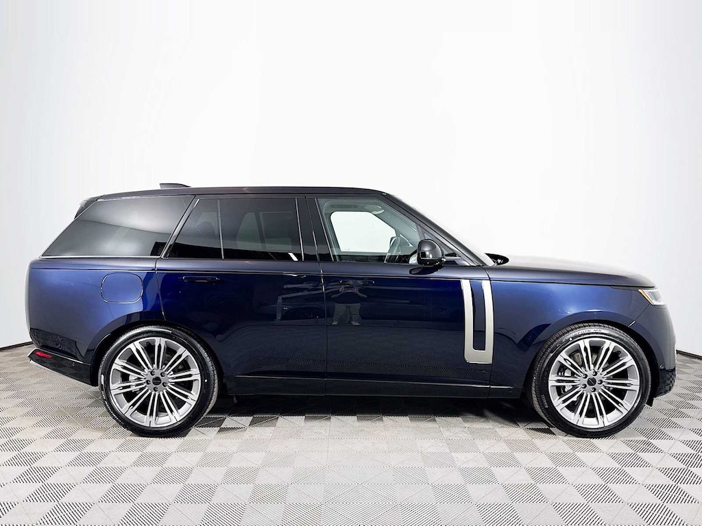 New 2026 Land Rover Range Rover SE SUV