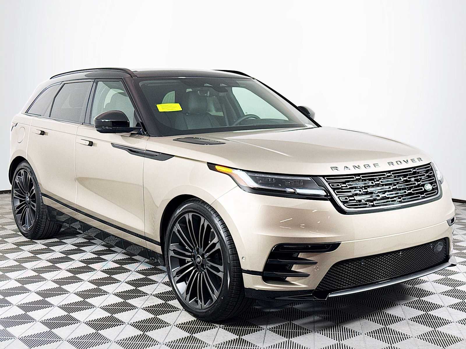 2026 Land Rover Range Rover Velar SE photo 3