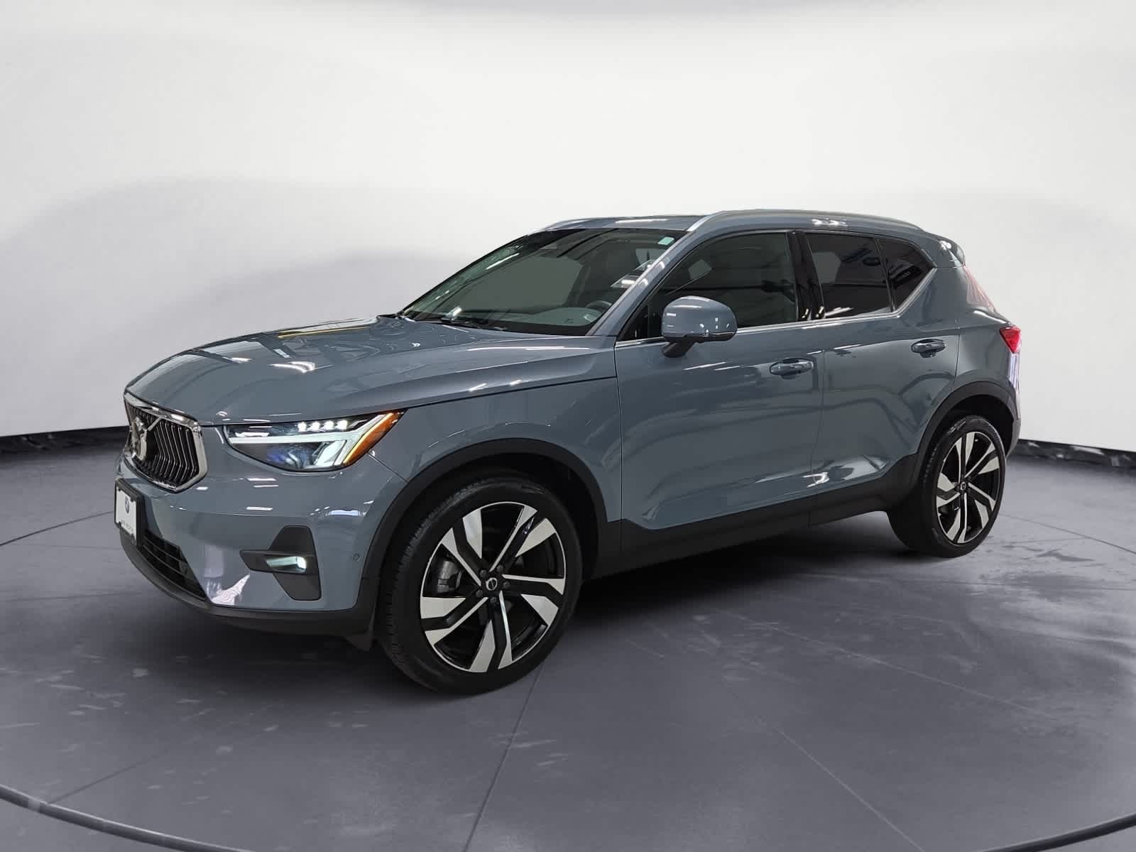 2023 Volvo XC40 Plus photo 4