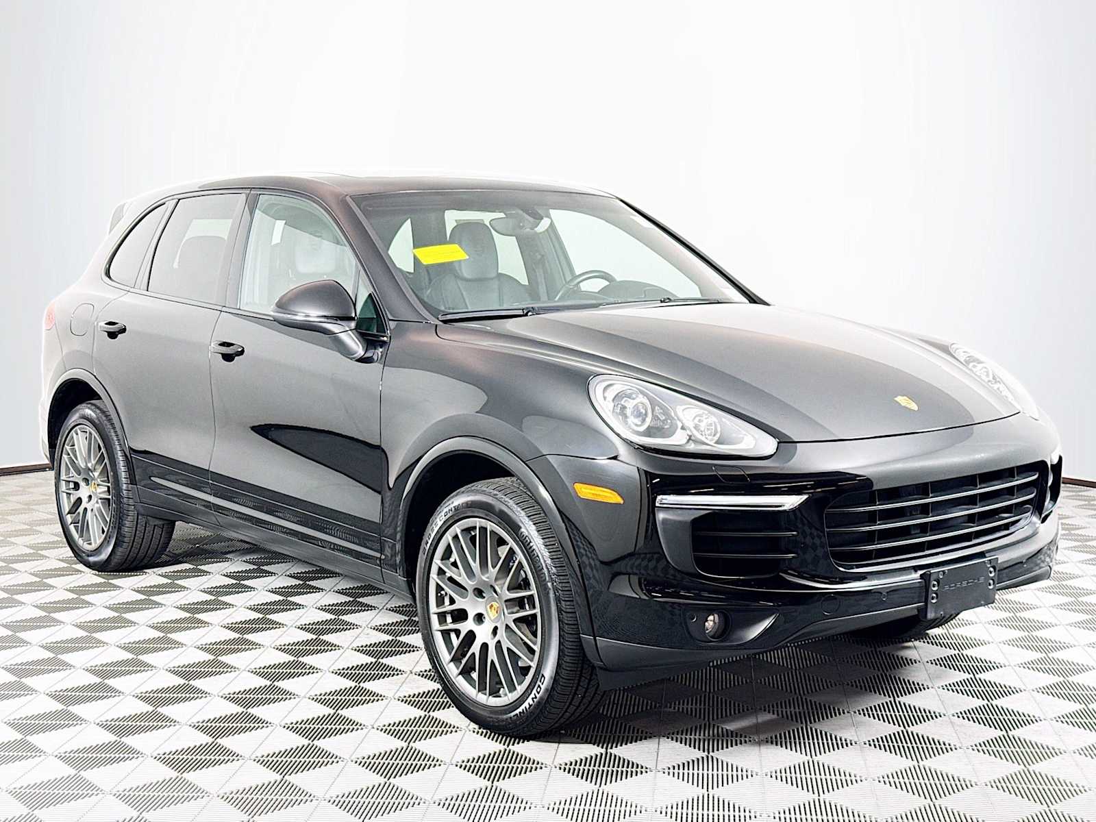 2018 Porsche Cayenne Platinum Edition photo 3