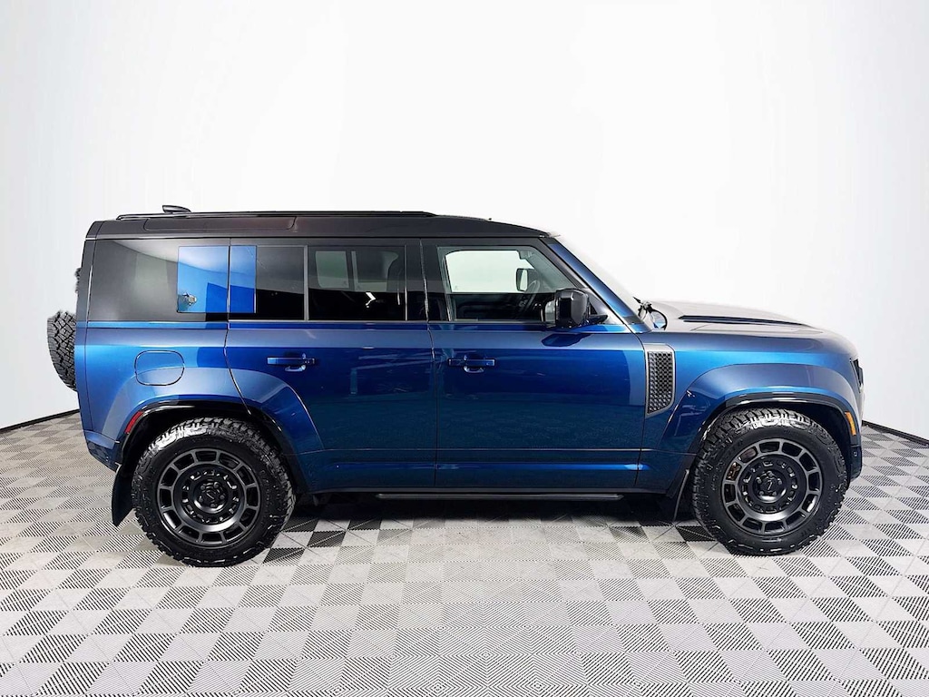 New 2026 Land Rover Defender Octa SUV