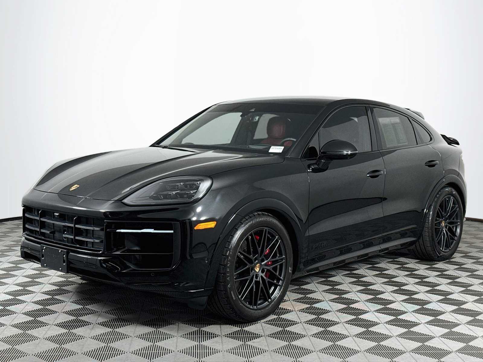 2025 Porsche Cayenne Coupe GTS