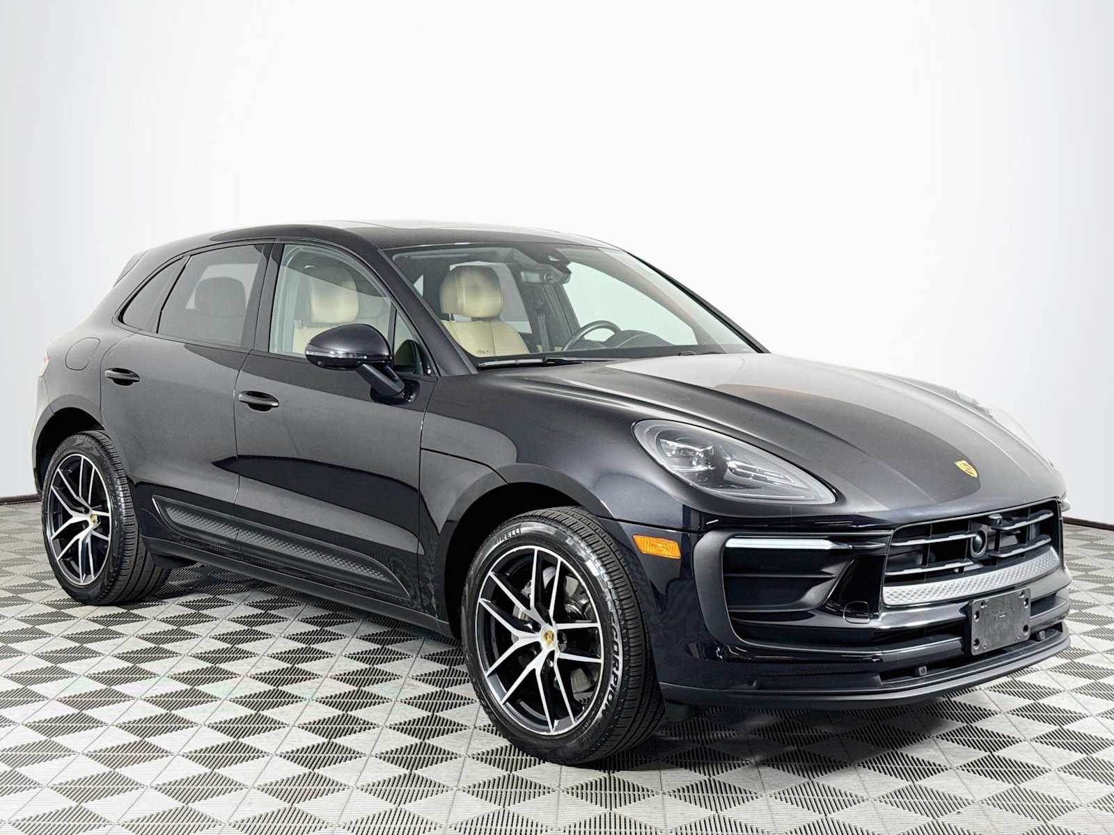 Used 2022 Porsche Macan SUV
