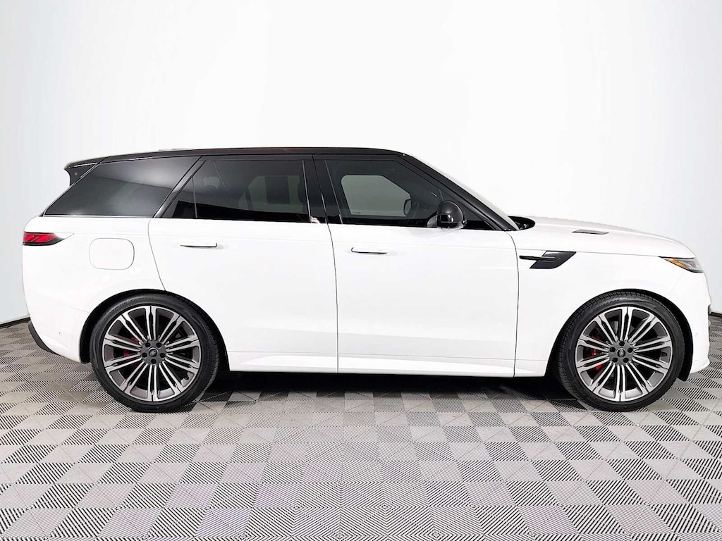 Used 2024 Land Rover Range Rover Sport Dynamic SE SUV