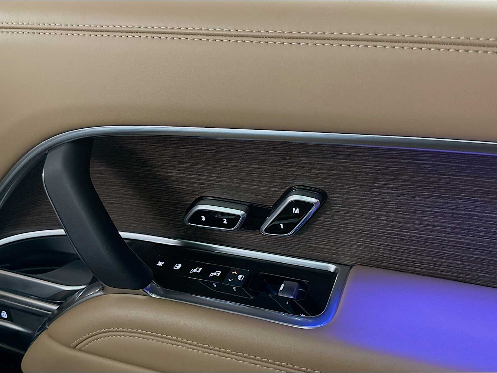2025 Land Rover Range Rover SE - Photo 37