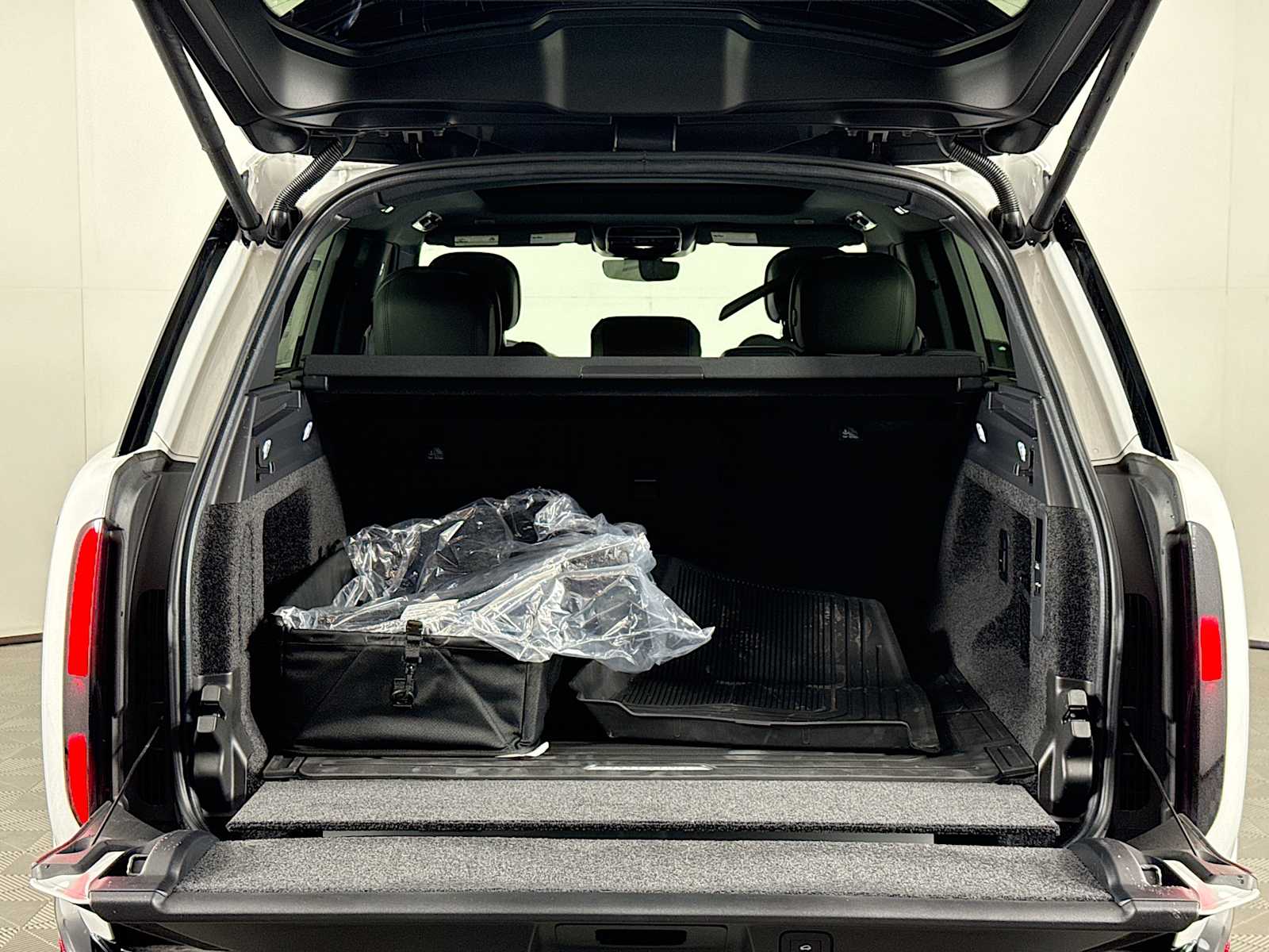 2026 Land Rover Range Rover SE - Photo 28
