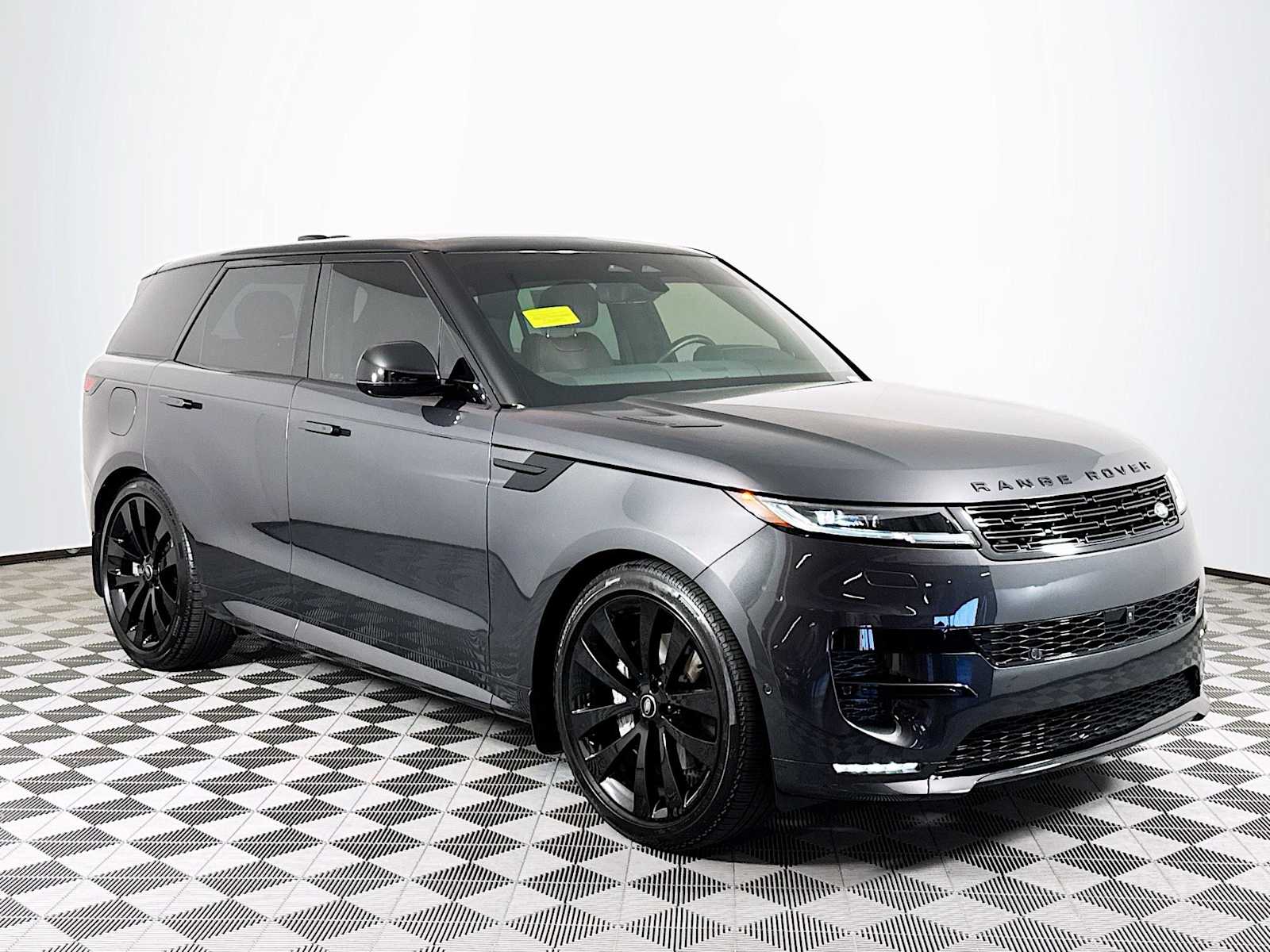 2025 Land Rover Range Rover Sport P400 Dynamic SE photo 3
