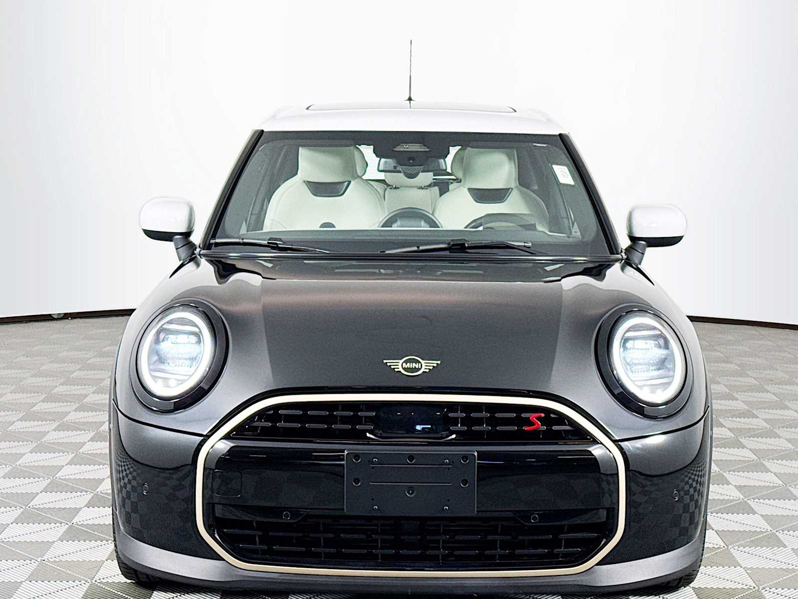 2025 Mini Cooper 4 Door Hardtop S photo 2