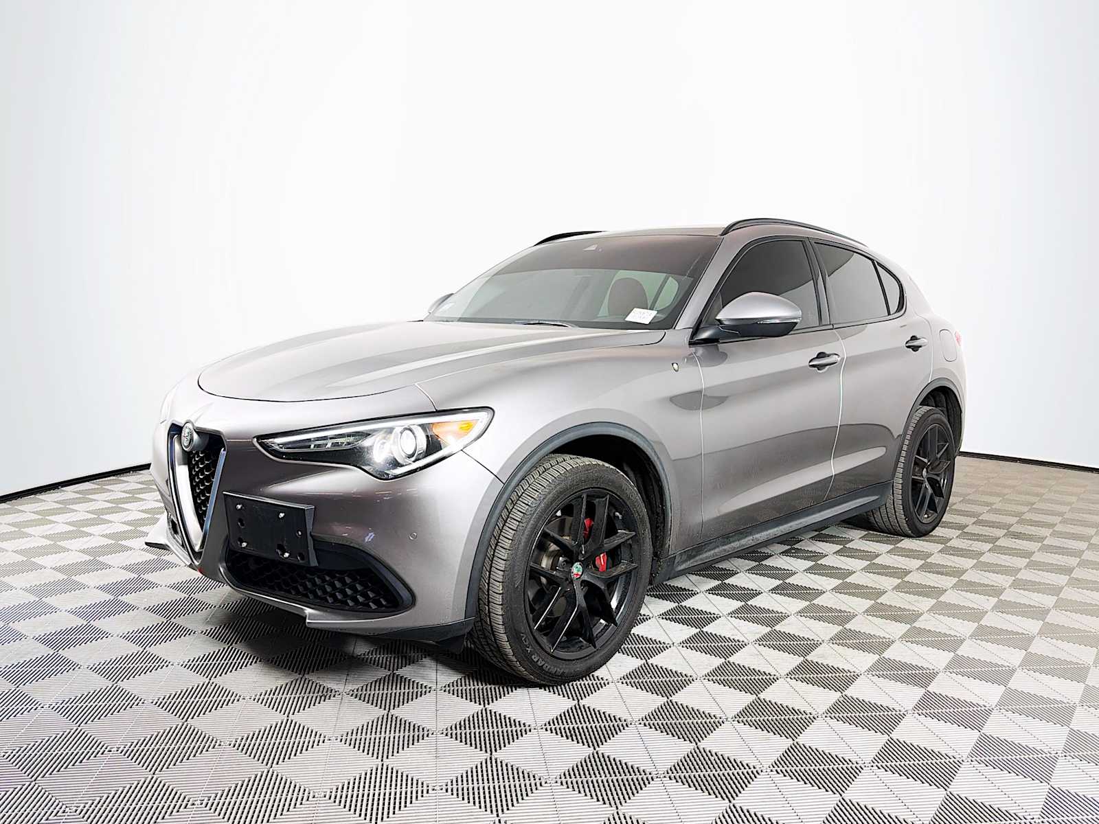 2019 Alfa Romeo Stelvio Sport