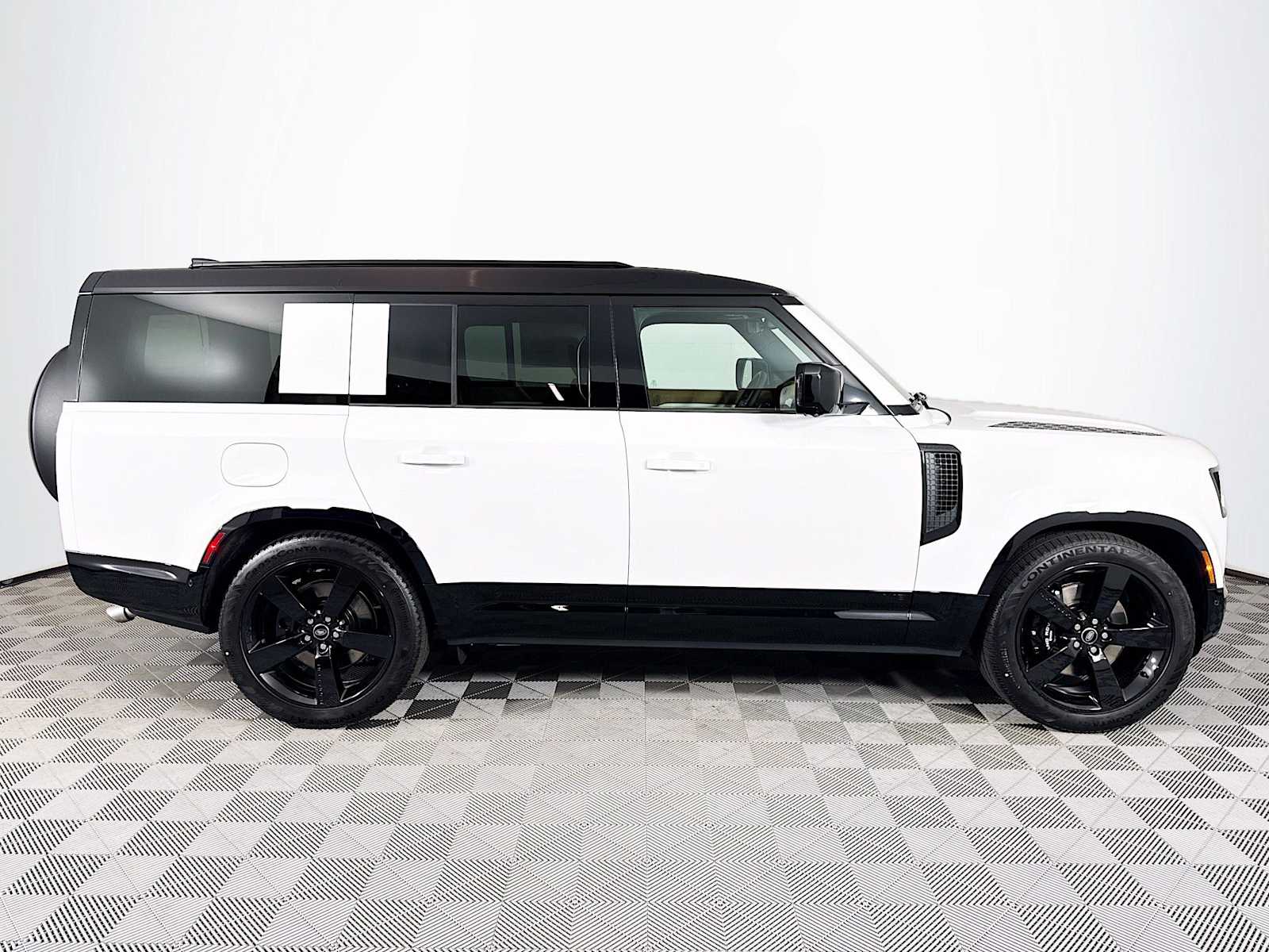 2025 Land Rover Defender V8 - Photo 4