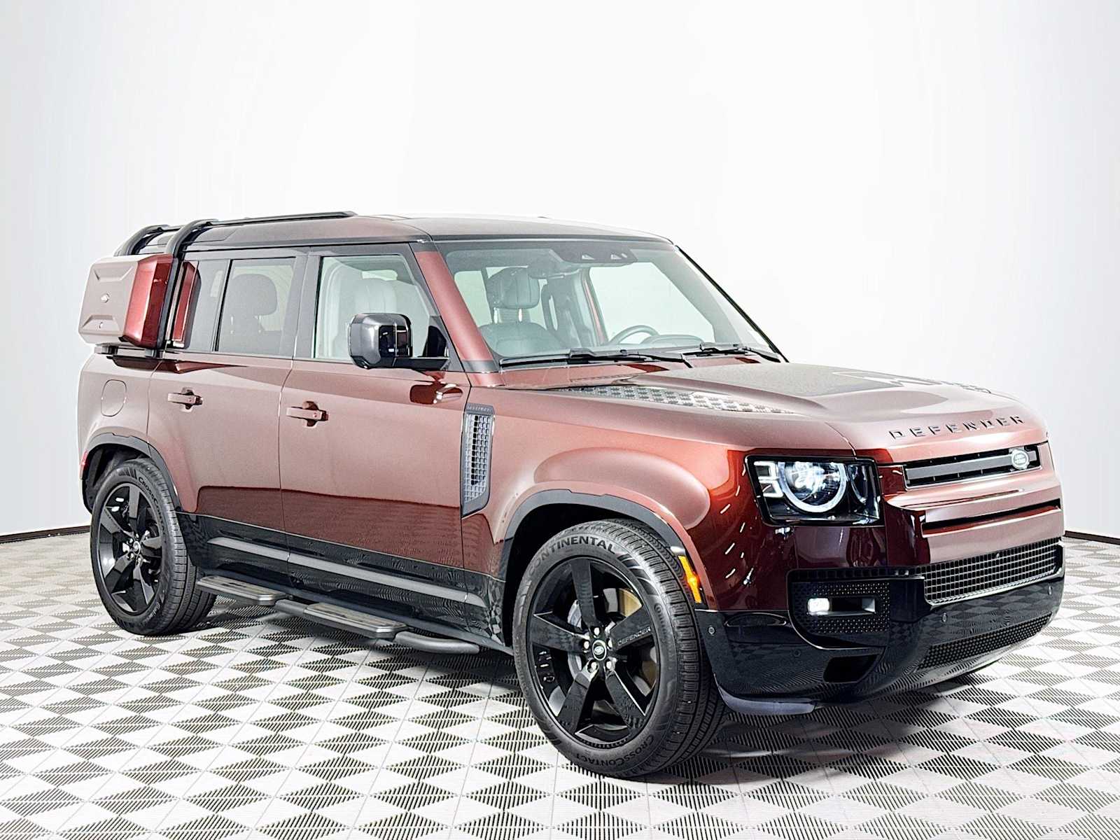 2025 Land Rover Defender 110 Sedona Red photo 3