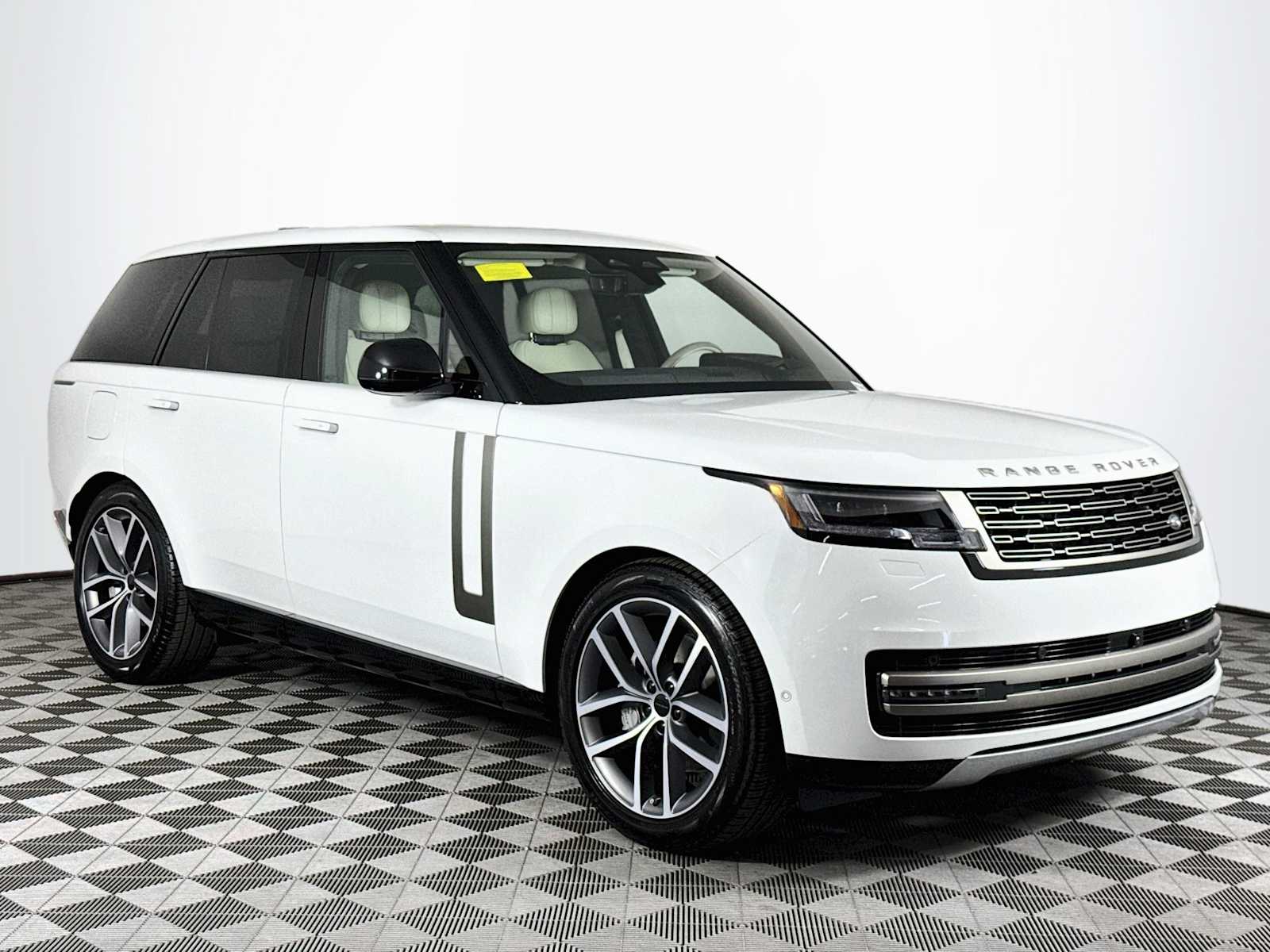 New 2026 Land Rover Range Rover SE SUV