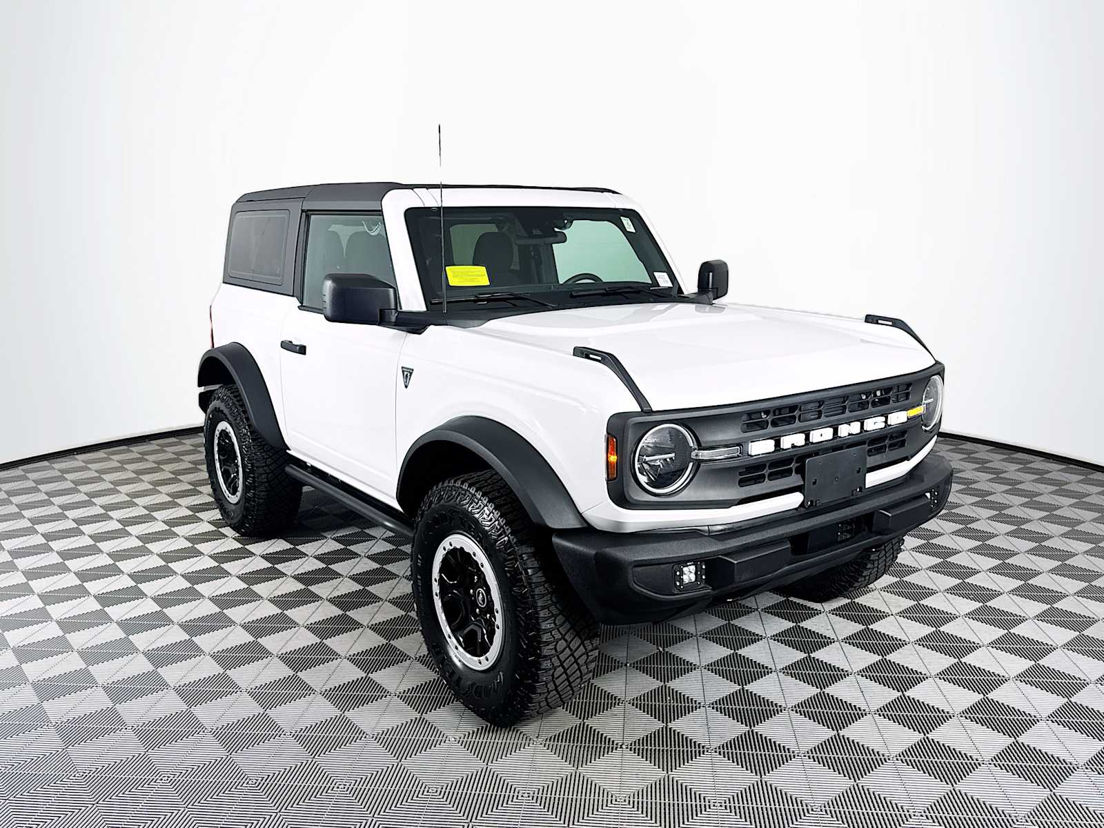 2023 Ford Bronco Base photo 3