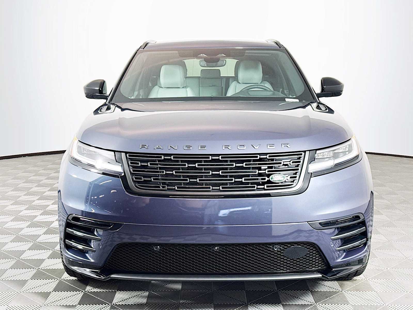 2026 Land Rover Range Rover Velar SE photo 2