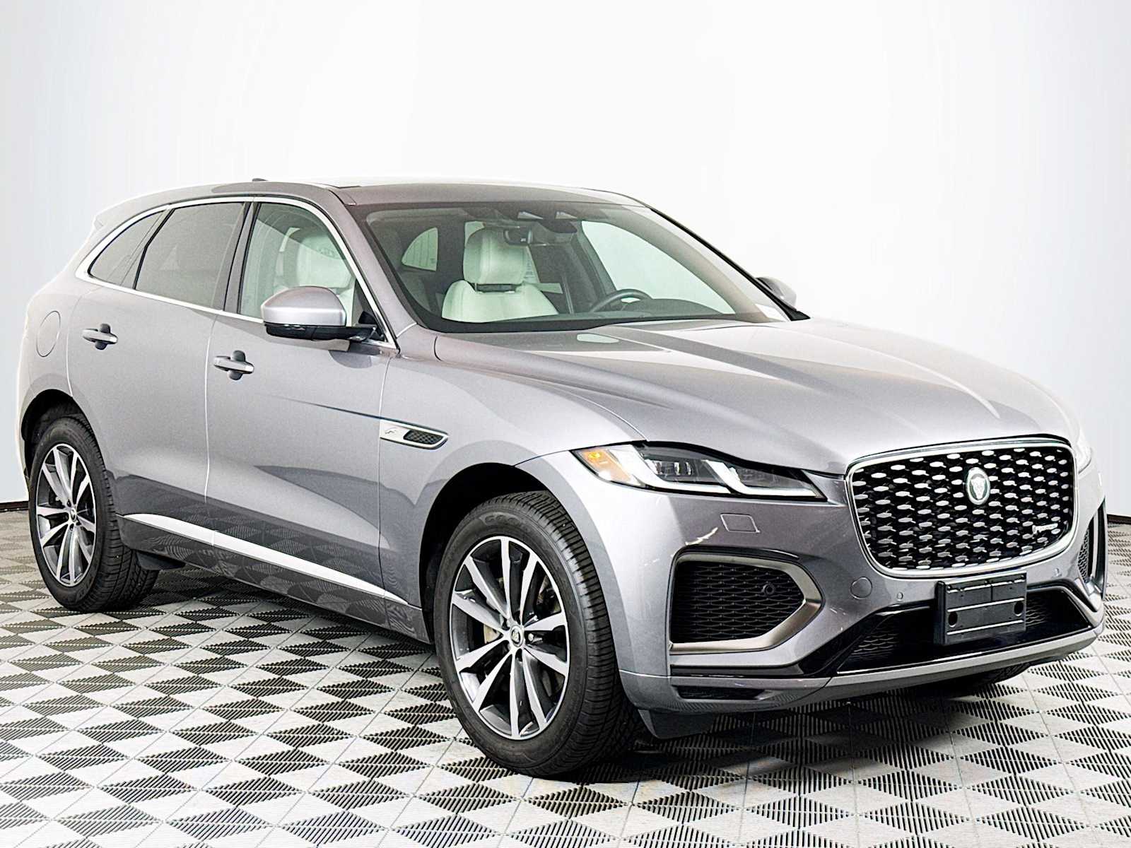 2025 Jaguar F-PACE P250 R-Dynamic S photo 3